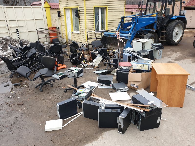 Office Furniture Removal in Sacramento, CA